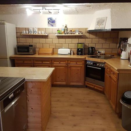 Apartment With Garden In A Wooded Setting Auw bei Prum Bagian luar foto